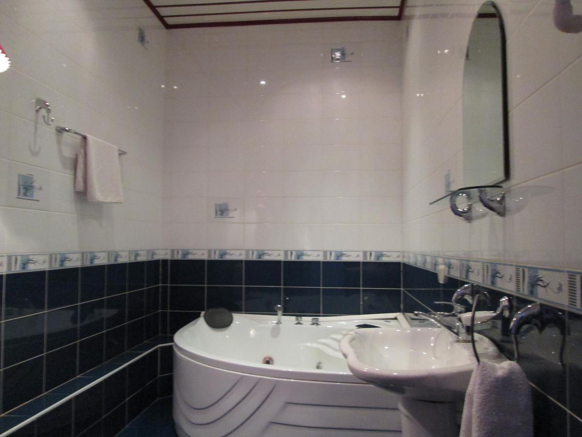 Pekin Hotel Temirtau Extérieur photo