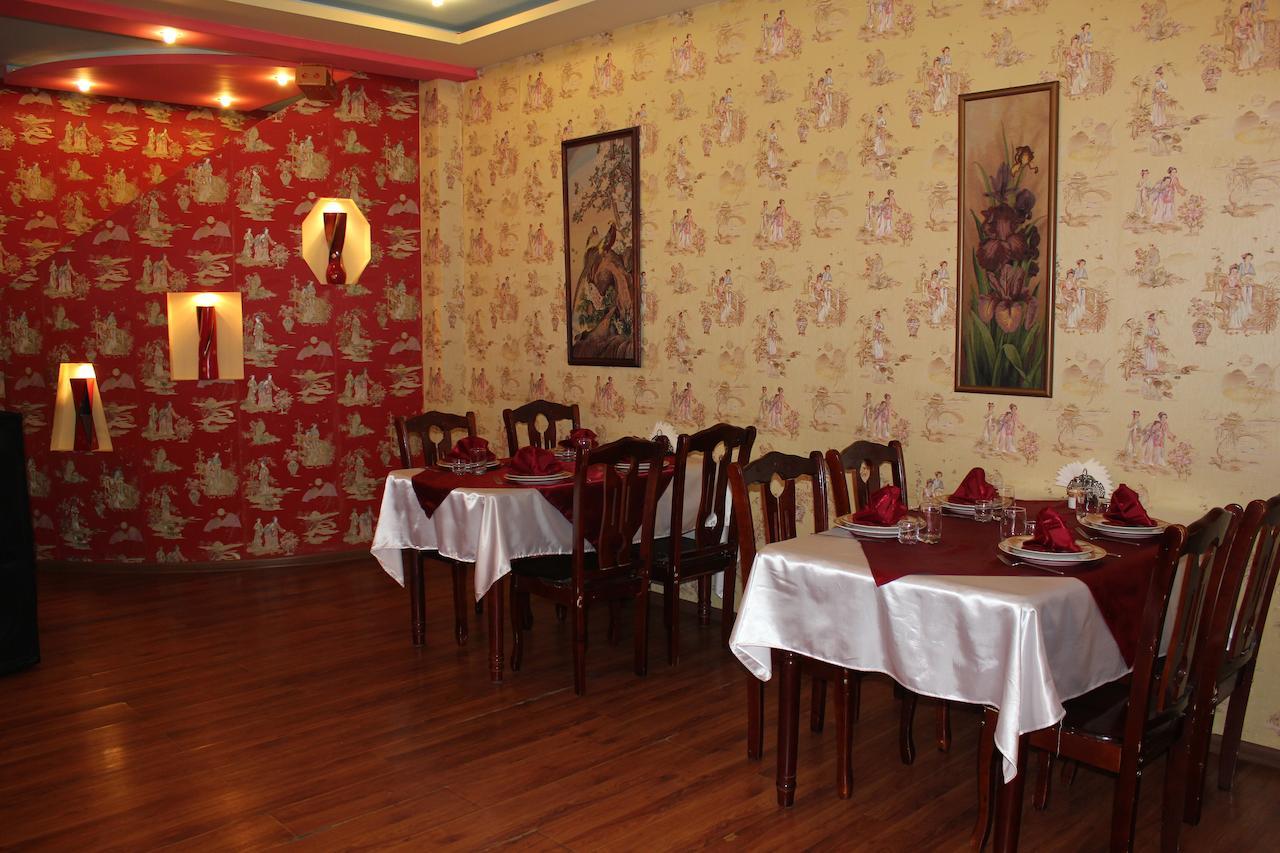 Pekin Hotel Temirtau Extérieur photo