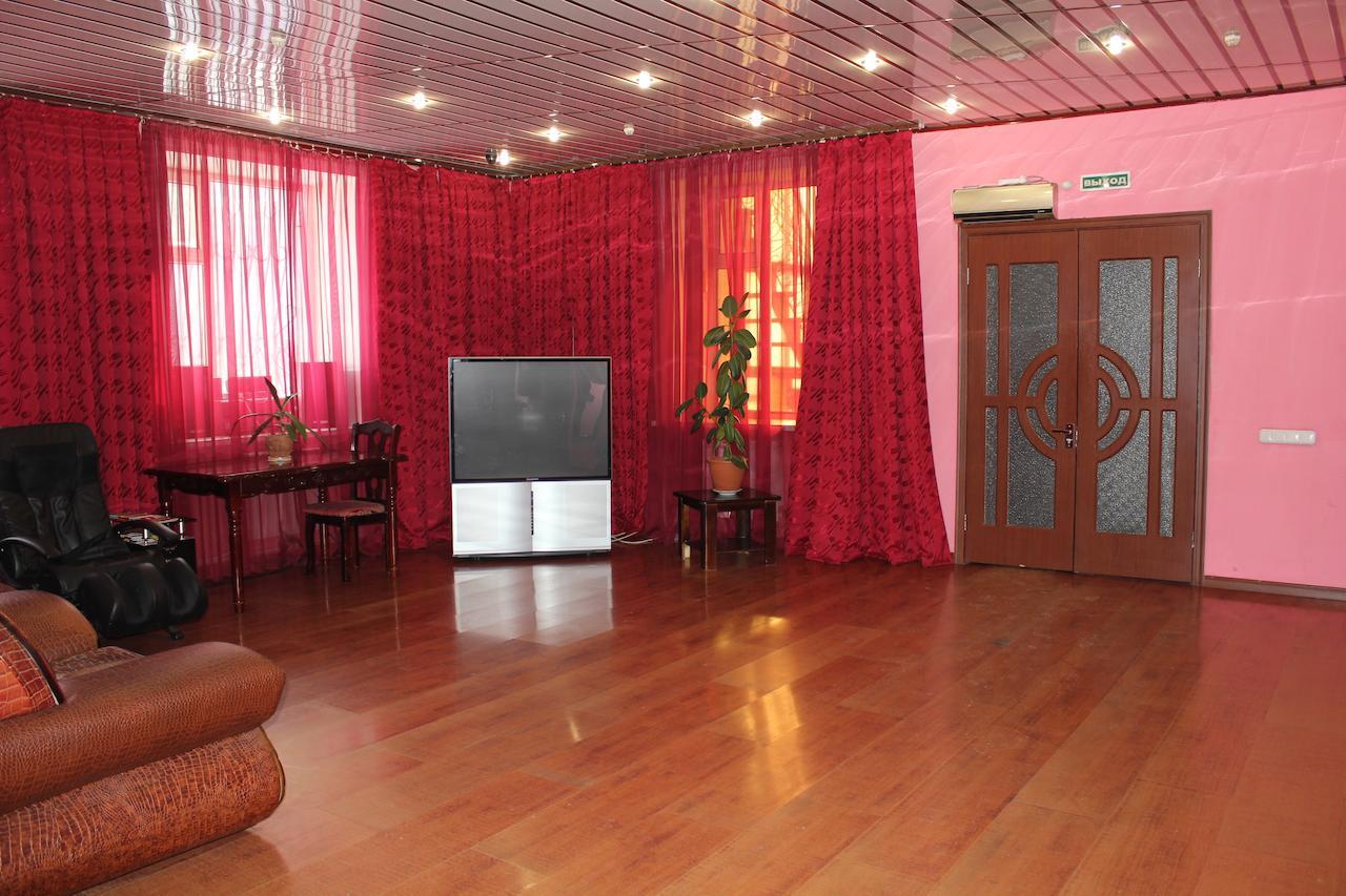 Pekin Hotel Temirtau Extérieur photo