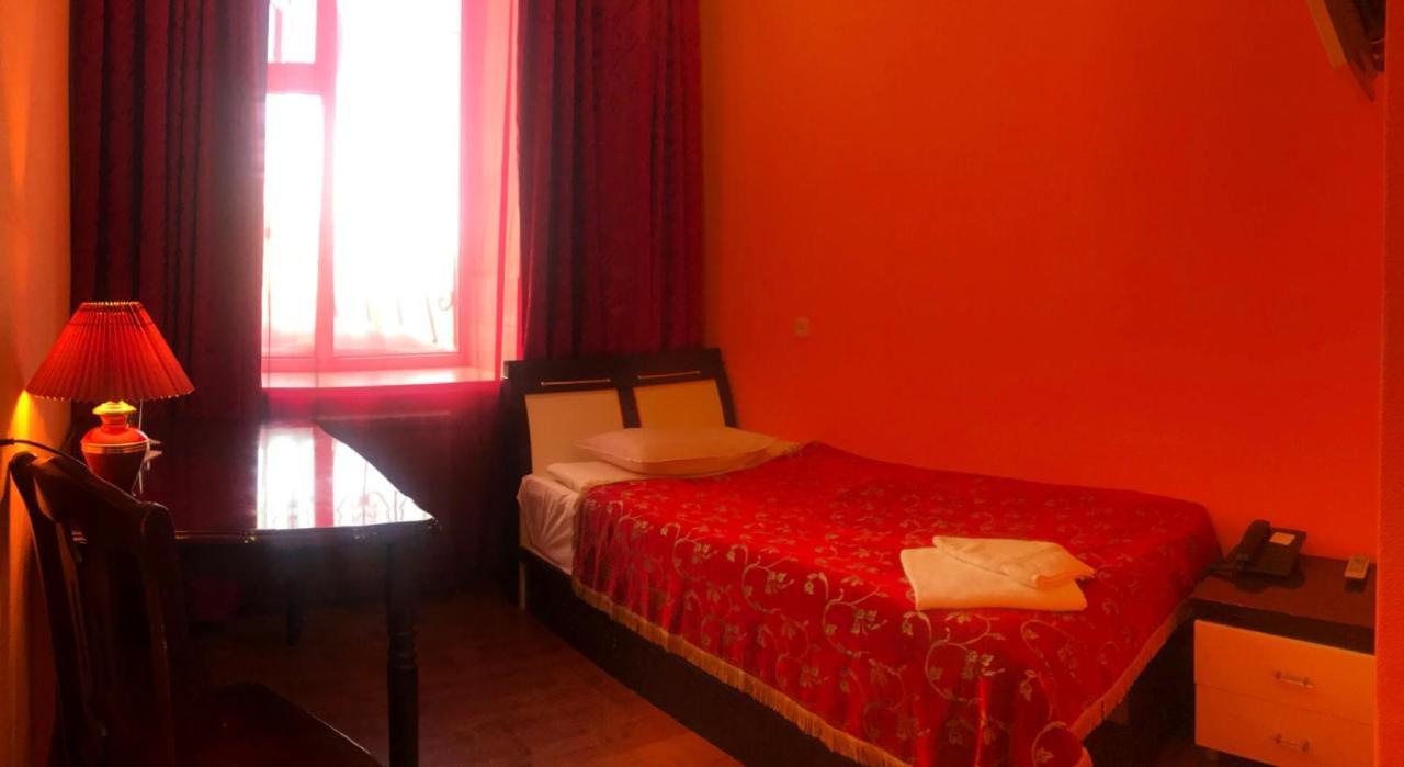 Pekin Hotel Temirtau Extérieur photo